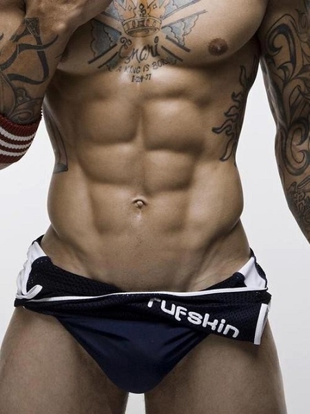 vlines4 12 THINGS WOMEN ABSOLUTELY LOVE ABOUT MEN WHO LIFT! 